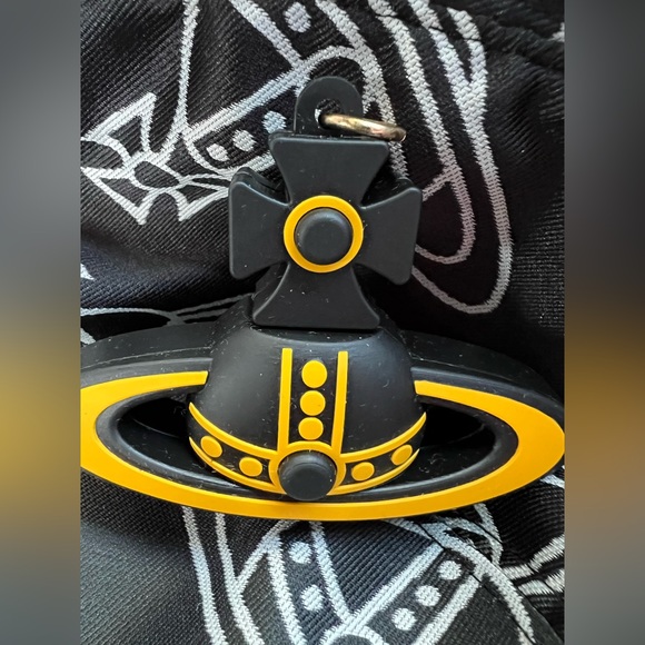 Vivienne Westwood orb pendant USB 16 GB rare VW event VIP Gift Souvenir - Picture 11 of 15